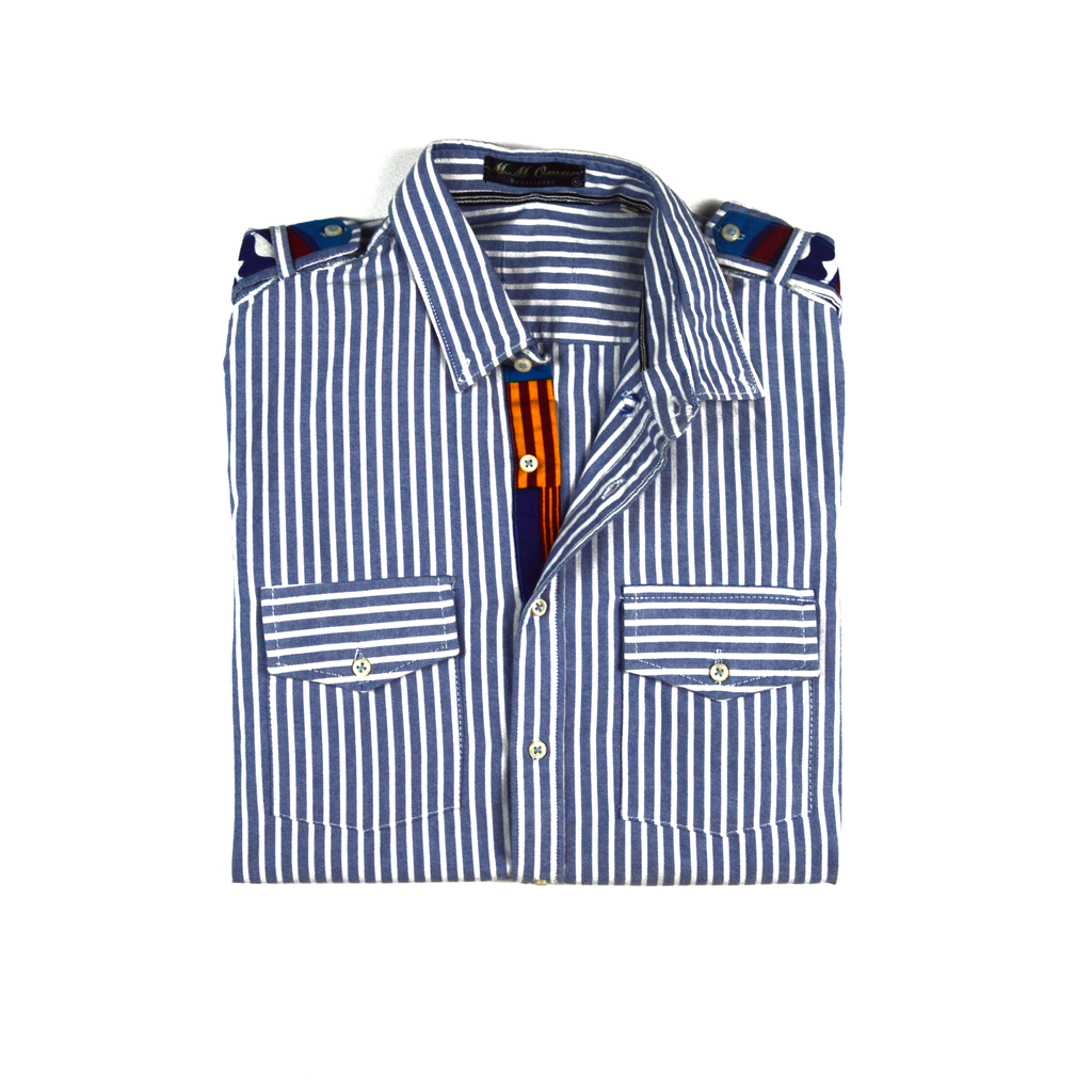 Blau weis gestreiftes Hemd mit afrikanischen Waxdruckmuster