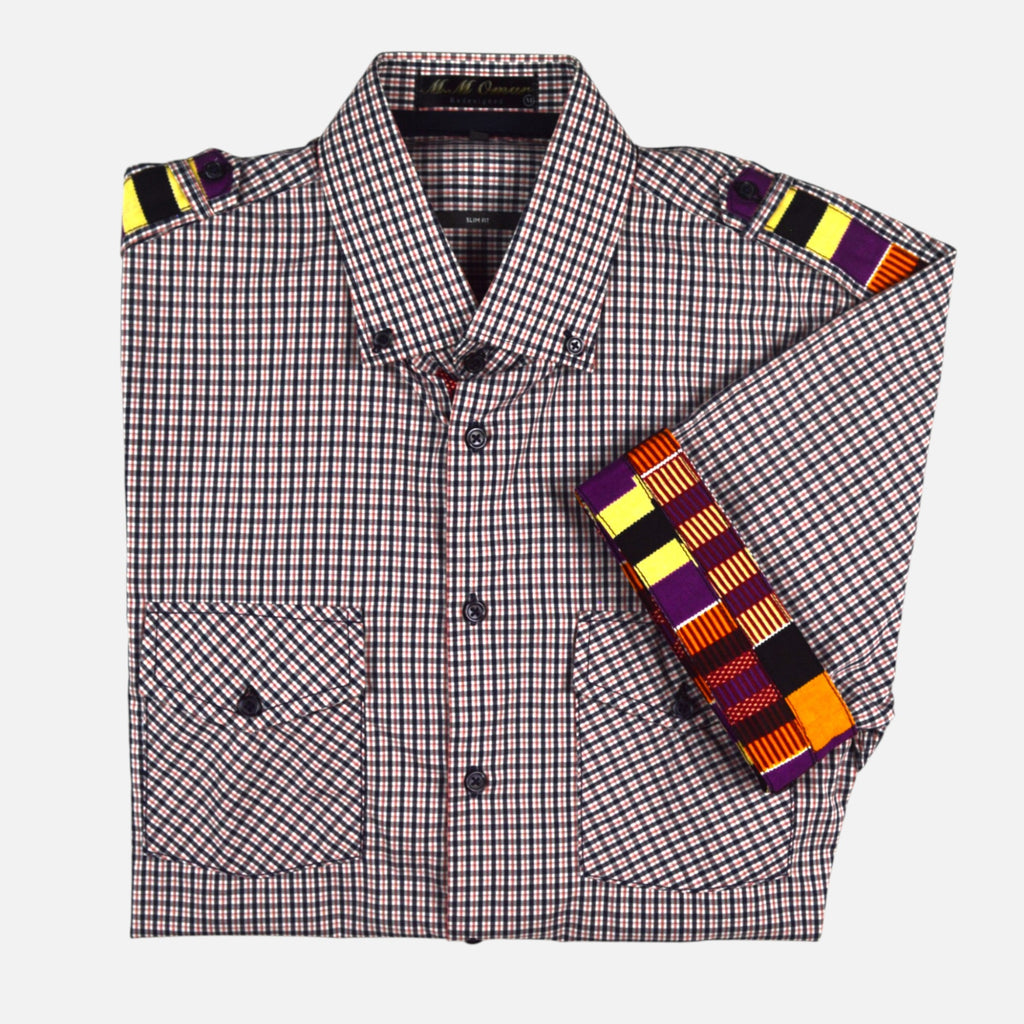 Afari Hemd – Detailaufnahme der Schulterklappe und Manschetteninnenseite mit Waxdruckmuster (Flatlay auf weißem Hintergrund)