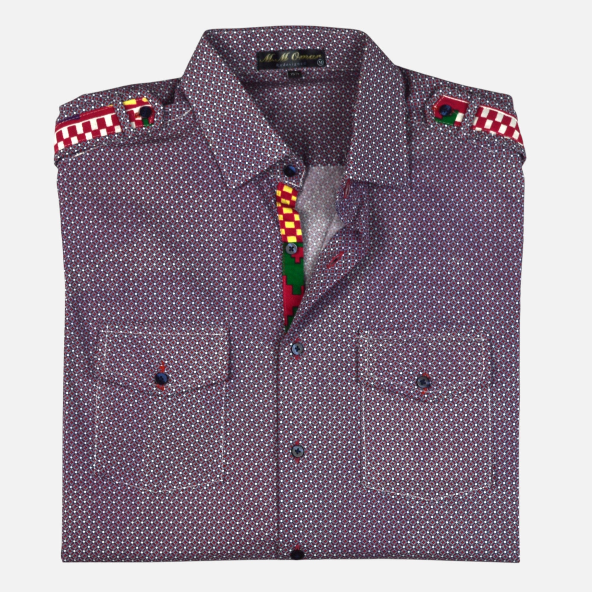 Afari Hemd – Detailaufnahme der Knopfleiste und Schulterklappe (Flatlay auf weißem Hintergrund)